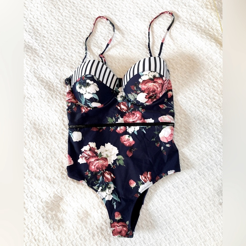Cupshe NWOT blue floral one piece swimsuit size 1X